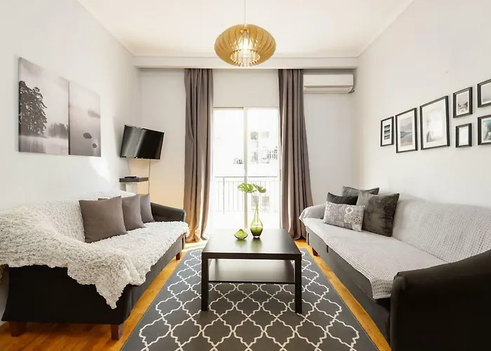 Upscale And Spacious 3Br Home